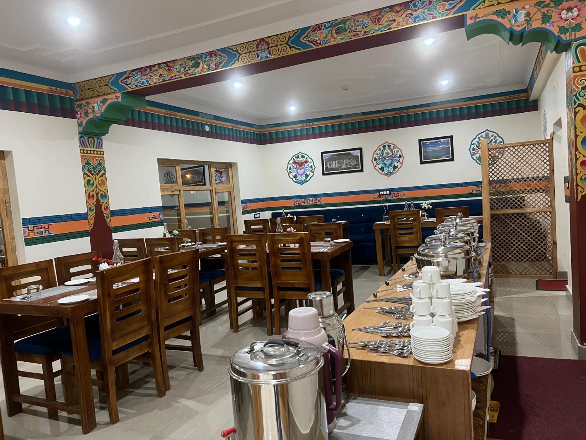 The Nangsay Hotel Leh Buitenkant foto