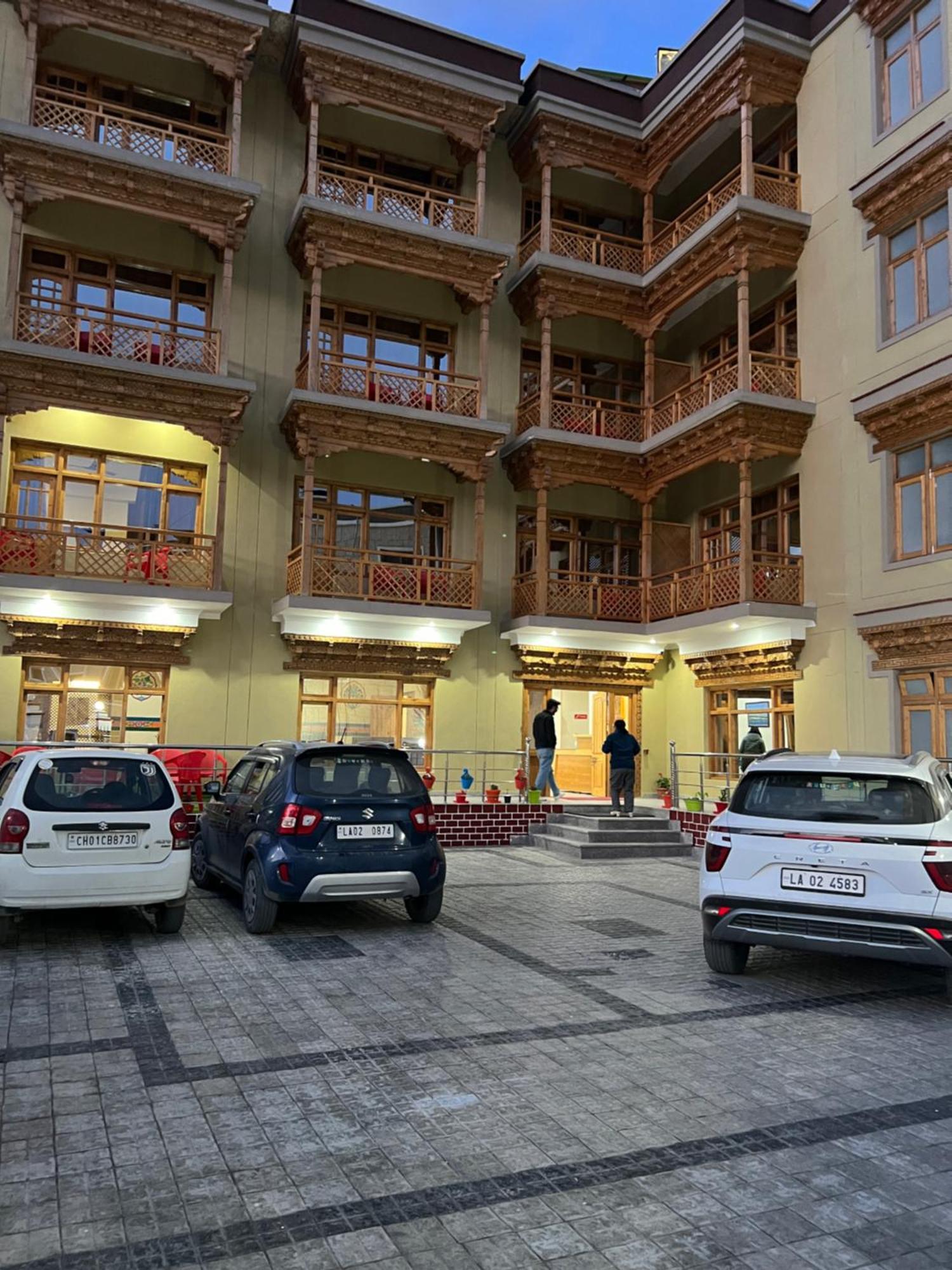 The Nangsay Hotel Leh Buitenkant foto